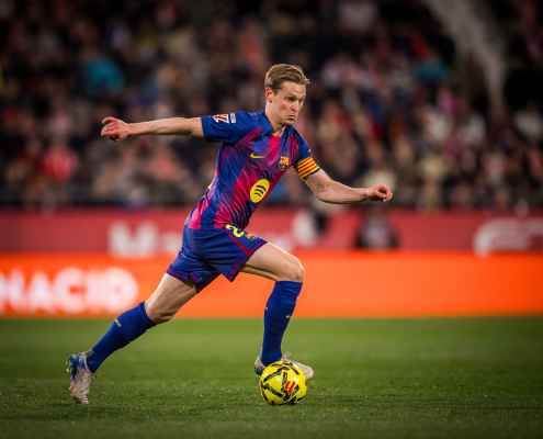 label.aria.barcelonabadge Frenkie de Jong lesionado El jugador holandés se lesiona el bíceps femoral inferior derecho exterior durante el entrenamiento de esta mañana y estará de baja entre cinco y seis semanas Primer equipo label.aria.clock Hace 32 Minutos