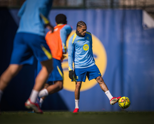 label.aria.barcelonabadge Última sesión antes del partido del Levante en casa Todos los miembros disponibles de la plantilla del primer equipo entrenan en el Primer Equipo Tito Vilanova label.aria.clock Hace 1 hora