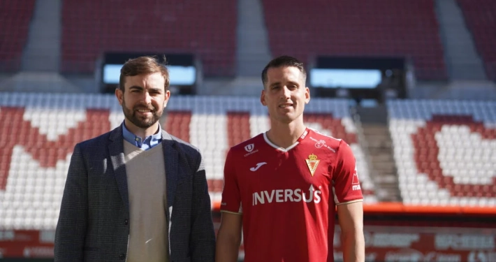 Juanto Ortuño, presentado como nuevo jugador del Real Murcia