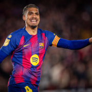 label.aria.barcelonabadge 200 partidos de Araujo con el Barça El central alcanza el doble siglo de partidos y es el tercero en la lista de uruguayos con más partidos con el primer equipo blaugrana label.aria.clock Hace 30 Mins
