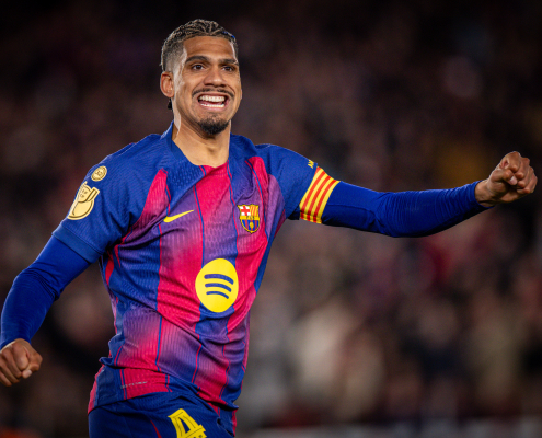 label.aria.barcelonabadge 200 partidos de Araujo con el Barça El central alcanza el doble siglo de partidos y es el tercero en la lista de uruguayos con más partidos con el primer equipo blaugrana label.aria.clock Hace 30 Mins