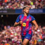 label.aria.barcelonabadge Araujo vuelve a marcar El uruguayo marcó por cuarta vez esta temporada, igualando así su mayor registro histórico con el primer equipo del FC Barcelona label.aria.clock Hace 1 hora