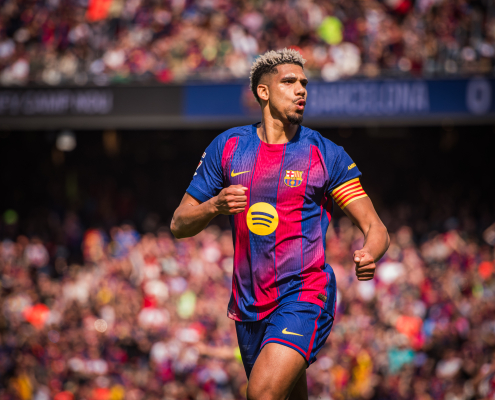 label.aria.barcelonabadge Araujo vuelve a marcar El uruguayo marcó por cuarta vez esta temporada, igualando así su mayor registro histórico con el primer equipo del FC Barcelona label.aria.clock Hace 1 hora