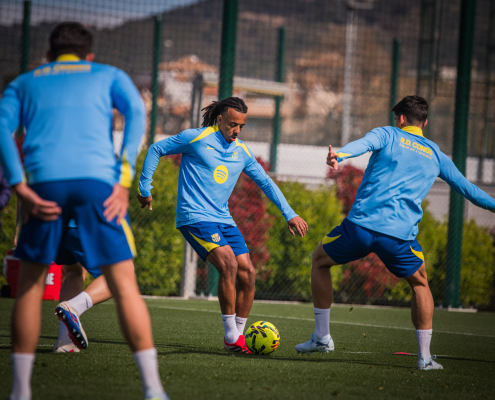 label.aria.barcelonabadge Balde y Kounde completan parte de la sesión con la plantilla Tras unos días de descanso, el FC Barcelona vuelve a los entrenamientos aún sin los jugadores internacionales fuera del Primer Equipo label.aria.clock Hace 29 Mins