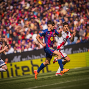 label.aria.barcelonabadge Gerard Martín impacta El joven suma seis partidos seguidos completos, consolidando una importante presencia en el primer equipo del FC Barcelona Primer Equipo label.aria.clock Hace 41 Mins