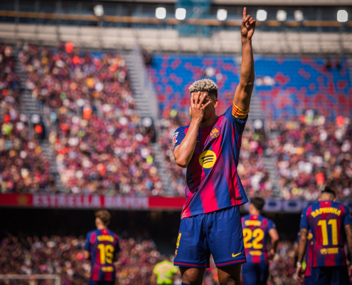 label.aria.barcelonabadge Líderes también desde los córners Los blauganes han marcado más goles, 11 en total, que cualquier otro equipo de La Liga, lo que demuestra el peligro que supone el equipo de Hansi Flick a balón parado Primer equipo label.aria.clock Hace 1 hora