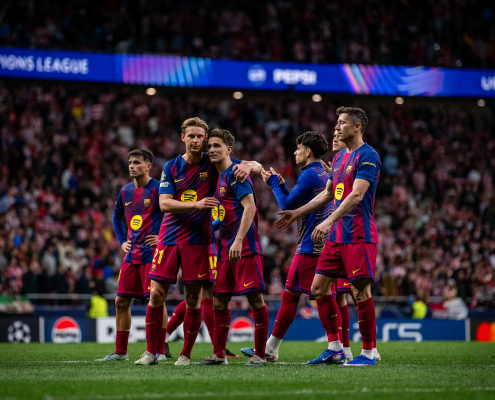 Escudo del FC Barcelona Atlético 1-2 Barça: esfuerzo heroico Los goles de Lamine Yamal y Ferran Torres dan esperanza a una remontada heroica pero no hubo un final de cuento de hadas y la andadura en la Liga de Campeones ha terminado Primer Equipo Noticia publicada hace 59 Minutos