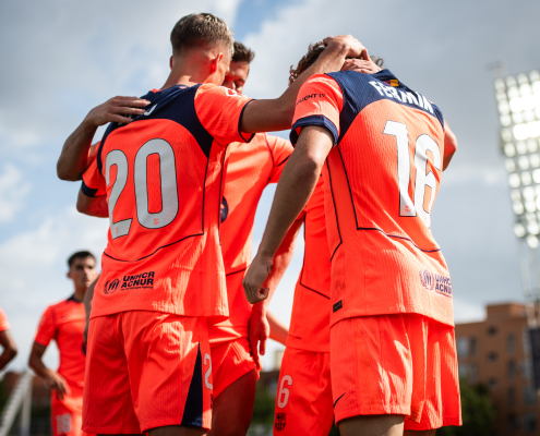 Escudo del FC Barcelona Cinco puntos más para ganar LaLiga Según cómo vayan los resultados, el conjunto de Hansi Flick puede alzar el título en las próximas semanas Primer Equipo Fecha de publicación Hace 52 Minutos