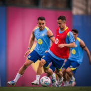 Escudo del FC Barcelona Continúan los preparativos El domingo trae una nueva sesión en la Ciutat Esportiva con Fermín de vuelta con el grupo Primer Equipo Noticia publicada hace 2 horas