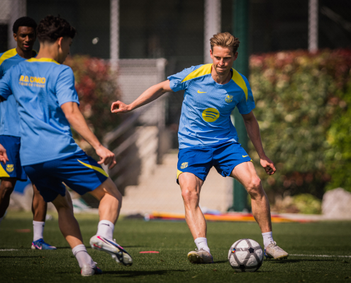 Escudo del FC Barcelona Frenkie de Jong, incluido en la convocatoria El centrocampista holandés estará entre los jugadores del partido del sábado a las 18.30 horas en Spotify Camp Nou Primer equipo Noticia publicada hace 1 hora
