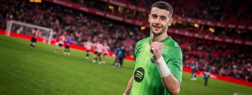 Escudo del FC Barcelona Joan García con el trofeo Zamora en el punto de mira Aunque todavía no ha alcanzado el mínimo de partidos para ser considerado, el portero catalán tiene el ratio más bajo de goles encajados por partido Primer Equipo Novedad publicada hace 1 hora