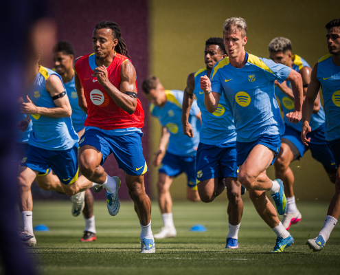 Escudo del FC Barcelona La plantilla que enfrentará al Celta Hansi Flick convoca a sus jugadores para el partido del miércoles en Spotify Camp Nou Primer equipo Fecha de publicación Hace 49 Mins