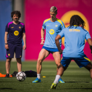 Escudo del FC Barcelona Listos para el derbi Último entrenamiento en la Ciutat Esportiva antes de medirse al Espanyol en Liga Primer Equipo Noticia publicada hace 59 Mins