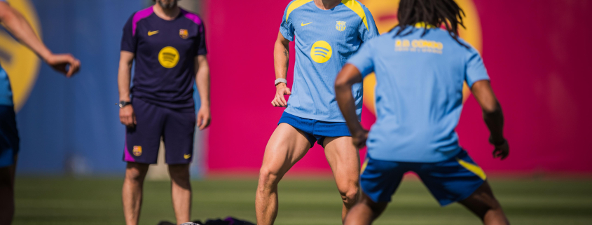 Escudo del FC Barcelona Listos para el derbi Último entrenamiento en la Ciutat Esportiva antes de medirse al Espanyol en Liga Primer Equipo Noticia publicada hace 59 Mins
