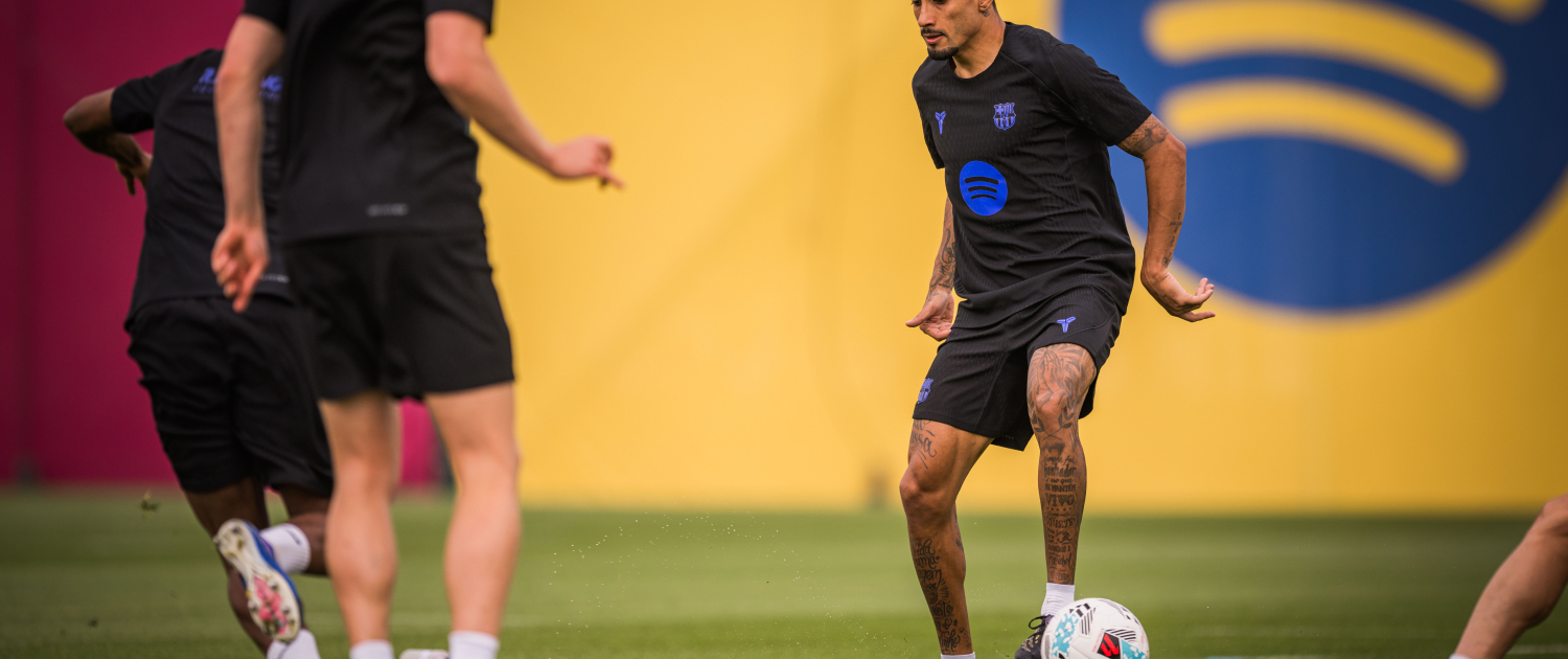 Escudo del FC Barcelona Raphinha, Bernal y Christensen realizan parte de la sesión con la plantilla Tras tres días de descanso en los entrenamientos, el equipo de Hansi Flick empieza a preparar la visita del sábado al primer equipo de Osasuna Fecha de publicación Hace 29 minutos