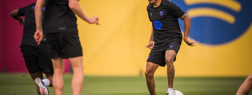 Escudo del FC Barcelona Raphinha, Bernal y Christensen realizan parte de la sesión con la plantilla Tras tres días de descanso en los entrenamientos, el equipo de Hansi Flick empieza a preparar la visita del sábado al primer equipo de Osasuna Fecha de publicación Hace 29 minutos