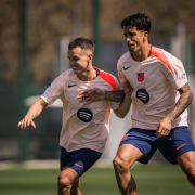 Escudo del FC Barcelona Recuperación tras la victoria La mañana siguiente de derrotar al Celta por 1-0, la plantilla (incluido Cancelo) vuelve a los entrenamientos Primer Equipo Fecha de publicación Hace 26 Minutos