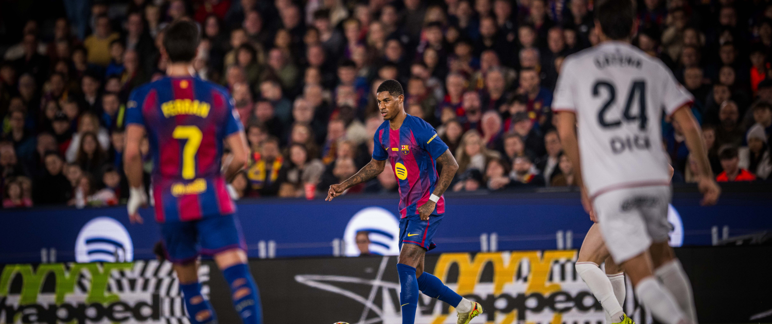 Escudo del FC Barcelona Un partido que promete goles Tanto el FC Barcelona como Osasuna están en una inmensa racha goleadora, y los dos equipos se enfrentan este sábado Primer Equipo Fecha publicada hace 1 hora