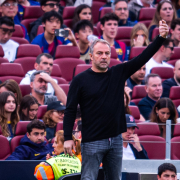 Escudo del FC Barcelona Vídeo: 'Gran victoria pero no fue fácil' El técnico alemán rememora un impresionante derbi y afronta el reto que le espera el martes Primer Equipo Noticias publicadas hace 55 minutos