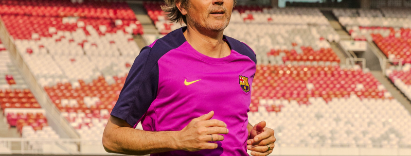 Escudo del club FC Barcelona 'La influencia de Frenkie de Jong es clave' Hablamos con Phillip Cocu, el jugador que comparte junto a Frenkie de Jong el récord de jugador holandés con más partidos en el Barça, sobre el papel del actual centrocampista en la plantilla del primer equipo Novedad publicada hace 1 hora