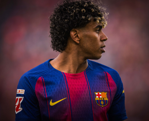 Insignia del club FC Barcelona Presentado por asistencia--white Actualización sobre la lesión de Lamine Yamal Primer equipo Fecha de publicación Hace 22 horas