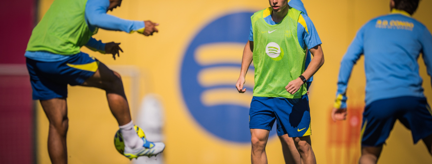 label.aria.barcelonabadge Último entrenamiento antes de poner rumbo a Madrid El equipo de Hansi Flick se ejercitó por última vez en la Ciutat Esportiva de cara al partido del sábado ante el Atlético en el primer equipo de LaLiga label.aria.clock Hace 3 horas