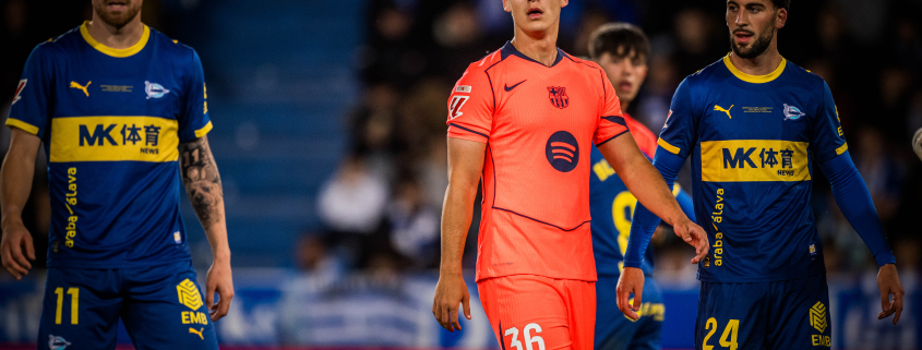 Escudo del FC Barcelona 13 debutantes en La Masia a las órdenes de Flick Álvaro Cortés juega los noventa contra el Alavés y se suma a la lista de jugadores a los que el técnico alemán les ha dado su primera oportunidad Primer equipo Fecha de publicación Hace 1 hora