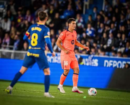 Escudo del FC Barcelona Álvaro Cortés debuta El central aragonés debuta como titular en el primer equipo de Mendizorrotza Fecha de publicación Hace 1 hora