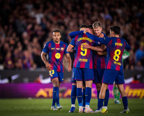 Escudo del FC Barcelona Barça 3-1 Betis: Despedida ganadora Dos goles de Raphinha y uno de Cancelo completan una temporada perfecta en casa en el último partido de Lewandowski ante la afición Primer Equipo Fecha de publicación Hace 34 Minutos