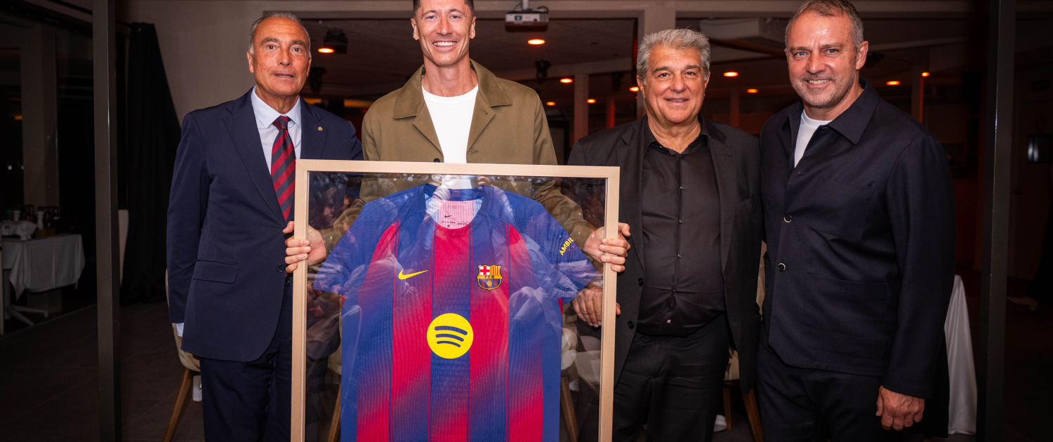 Escudo del FC Barcelona Cena de celebración del primer equipo Plantilla, cuerpo técnico y Junta Directiva compartieron una velada previa al último partido de la temporada contra el primer equipo del Valencia Fecha de publicación Hace 1 hora