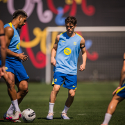 Escudo del FC Barcelona Centrados en el Clásico Primer entrenamiento de los blaugranes de cara al choque del domingo contra el Real Madrid en el Spotify Primer Equipo del Camp Nou Fecha de publicación Hace 51 Minutos