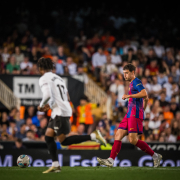 FC. Barcelona: Escudo del FC Barcelona Christensen regresa El central Escudo del FC Barcelona Christensen regresa El central danés juega en el estadio de Mestalla tras regresar de una lesión Primer Equipo Fecha de publicación Hace 1 hora