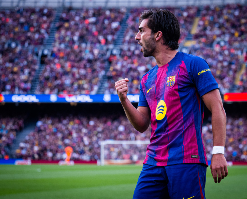 Escudo del FC Barcelona 'Este es el Clásico más especial' El delantero español recalca lo bonito que sería ganar LaLiga el domingo en Spotify Camp Nou Primer Equipo Fecha de publicación Hace 52 Mins