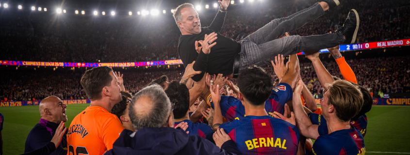 Escudo del FC Barcelona Hansi Flick consigue dos títulos ligueros de dos El técnico alemán del Barça lidera a su equipo hacia la segunda liga consecutiva y se une al selecto grupo de técnicos blaugrana Primer equipo Fecha de publicación Hace 56 minutos