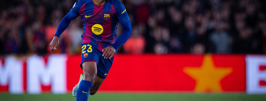 Escudo del FC Barcelona Koundé en la convocatoria del Mundial Didier Deschamps convoca al número 23 del FC Barcelona, el primer blaugrana confirmado para ir al primer equipo del Mundial Fecha de publicación Hace 34 Min.