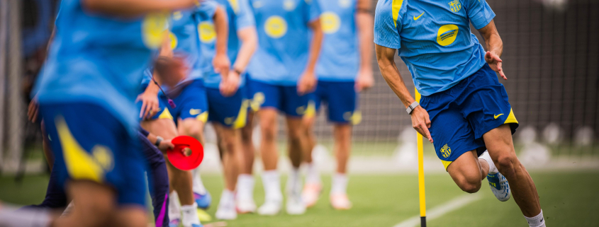 Escudo del FC Barcelona Todo listo para el Clásico Hansi Flick realiza el último entrenamiento antes del gran partido del domingo ante el primer equipo del Real Madrid Fecha de publicación Hace 6 Minutos