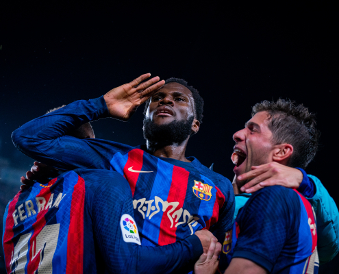 Escudo del FC Barcelona Un Clásico en Spotify Camp Nou 1.148 días después El Barça se enfrenta al Real Madrid en su estadio por primera vez en 3 años, 1 mes y 16 días Primer Equipo Fecha de publicación Hace 3 horas