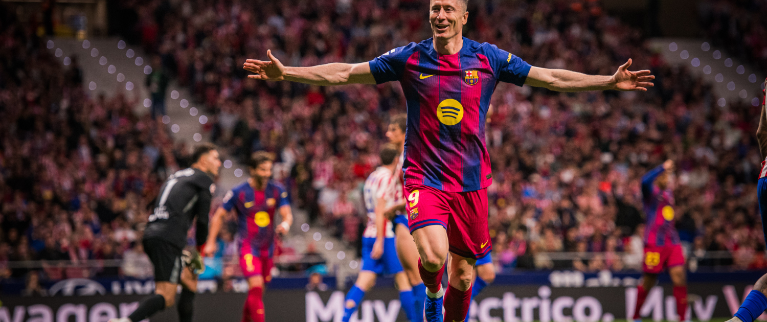 Escudo del club FC Barcelona 'El capítulo más increíble de mi carrera' El delantero polaco anunció su marcha con un emotivo vídeo colgado en sus redes sociales Primer Equipo Fecha de publicación Hace 1 hora