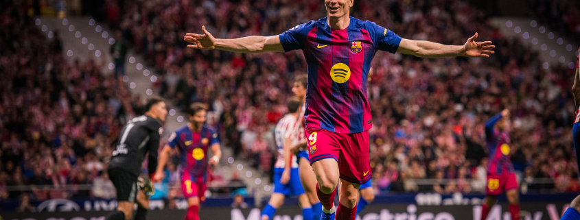 Escudo del club FC Barcelona 'El capítulo más increíble de mi carrera' El delantero polaco anunció su marcha con un emotivo vídeo colgado en sus redes sociales Primer Equipo Fecha de publicación Hace 1 hora
