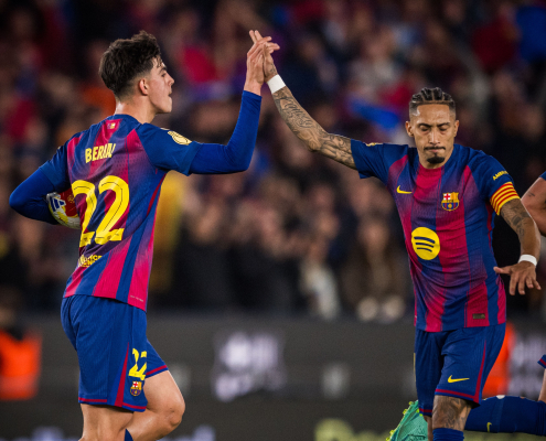 Escudo del club FC Barcelona Presentado por asistencia--blanco Bernal y Raphinha en la plantilla para el primer equipo Osasuna-Barça Fecha de publicación Hace 52 minutos