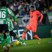 Escudo del club FC Barcelona VISTA PREVIA | Barça-Betis El equipo de Hansi Flick recibe este domingo al Betis en Spotify Camp Nou buscando el 100% en casa en LaLiga y dispuesto a despedirse del primer equipo que se marcha de Robert Lewandowski Fecha de publicación Hace 35 Minutos