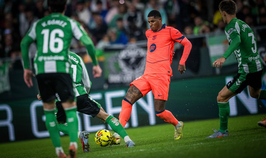 Escudo del club FC Barcelona VISTA PREVIA | Barça-Betis El equipo de Hansi Flick recibe este domingo al Betis en Spotify Camp Nou buscando el 100% en casa en LaLiga y dispuesto a despedirse del primer equipo que se marcha de Robert Lewandowski Fecha de publicación Hace 35 Minutos