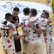 Futsal: PREVIA 3er partido del play-off de cuartos | Equipo PREVIA 3er partido del play-off de cuartos | Equipo y afición, JUNTOS para la semifinal