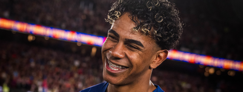 Escudo del FC Barcelona Lamine Yamal, jugador de la temporada de LaLiga El delantero de La Masia ha sido el centro de atención durante toda la temporada, desempeñando un papel clave en la conquista del título con 16 goles, 11 asistencias y momentos mágicos Primer Equipo Fecha de publicación Hace 1 hora