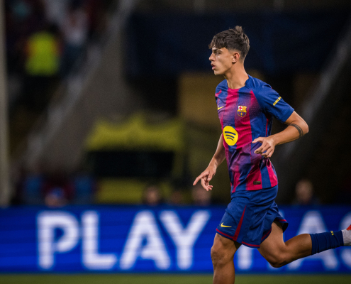 Escudo del club FC Barcelona Bernal debuta con España El centrocampista catalán juega por primera vez con la selección española Primer Equipo Fecha de publicación Hace 18 horas