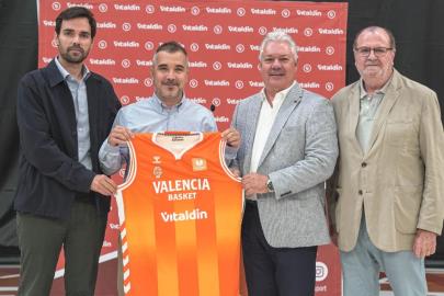 Javier Torralba, presentado como nuevo entrenador del Valencia Basket con Vitaldin