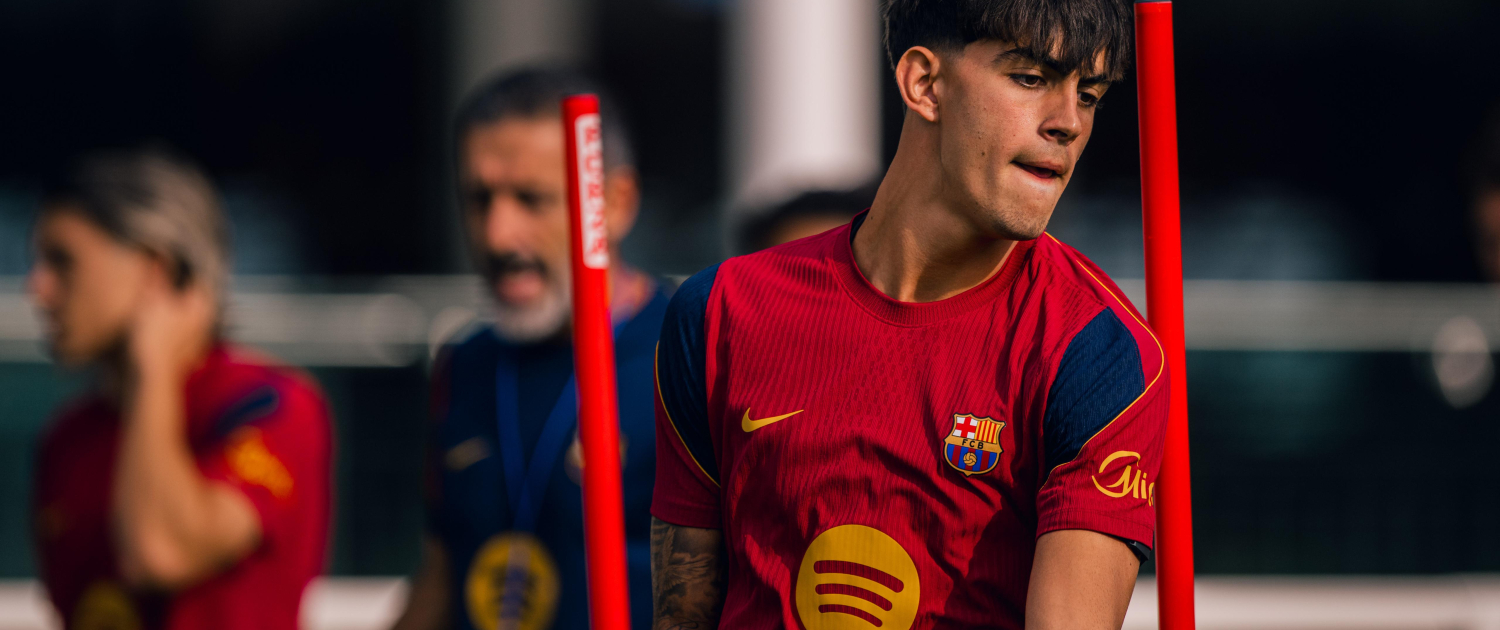 Escudo del FC Barcelona Doble sesión en Inglaterra Los culé completan una doble sesión en el primer equipo de St. George's Park Fecha de publicación Hace 1 hora