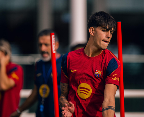 Escudo del FC Barcelona Doble sesión en Inglaterra Los culé completan una doble sesión en el primer equipo de St. George's Park Fecha de publicación Hace 1 hora