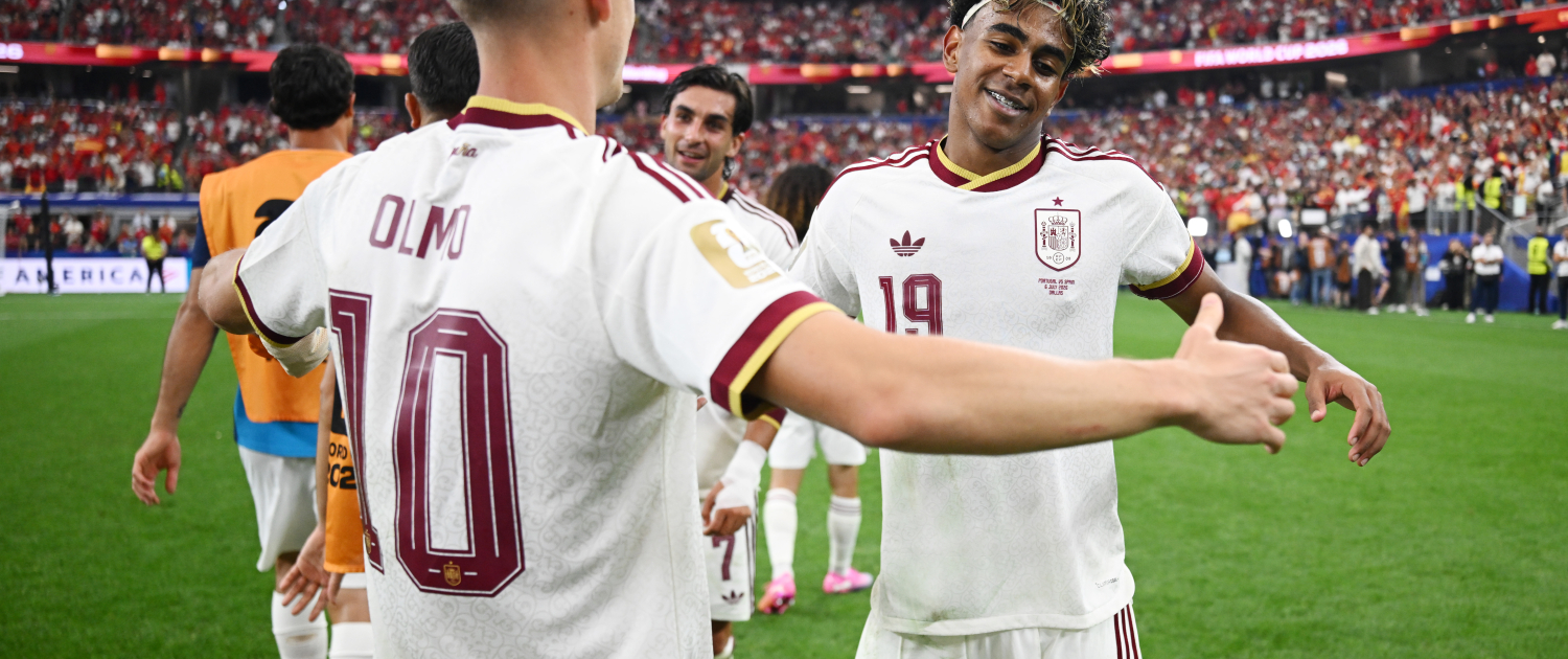 Escudo del FC Barcelona Dos récords blaugrana en semifinales Los blaugranas están fuertemente representados entre los cuatro equipos que luchan por ganar el Mundial / Fotos:FIFA First Team Fecha de publicación Hace 54 min