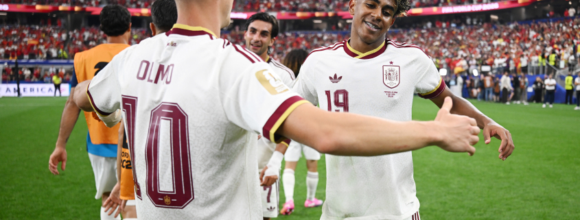 Escudo del FC Barcelona Dos récords blaugrana en semifinales Los blaugranas están fuertemente representados entre los cuatro equipos que luchan por ganar el Mundial / Fotos:FIFA First Team Fecha de publicación Hace 54 min